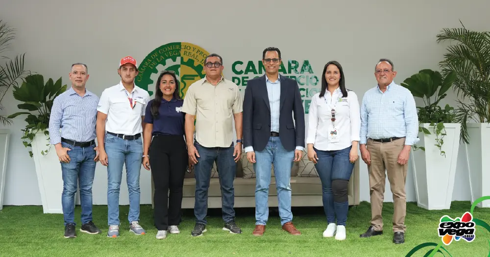 Economista Juan Ariel Jiménez visita Expo Vega Real 2025 (2)