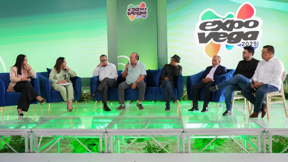 Paneles Empresariales Heriberto Medrano Holding Group y Grupo Medrano (1)